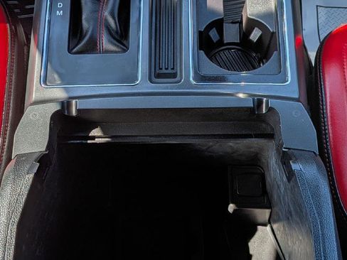 Used 2019 Ford F150 Lariat w/ Equipment Group 502A Luxury AWD/4WD image 19