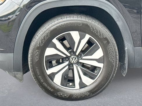Used 2024 Volkswagen Atlas Cross Sport SE AWD/4WD image 17