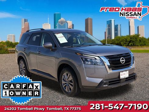 Used 2025 Nissan Pathfinder SV FWD image 1