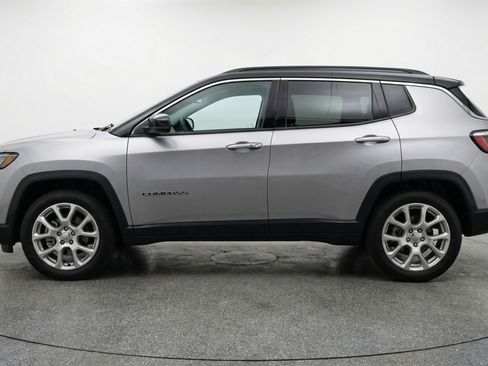 Used 2025 Jeep Compass Limited AWD/4WD image 5