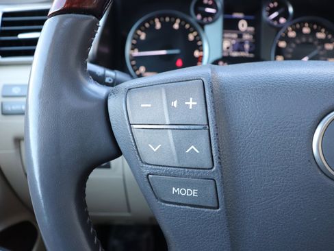 Used 2013 Lexus LX 570 4WD image 61