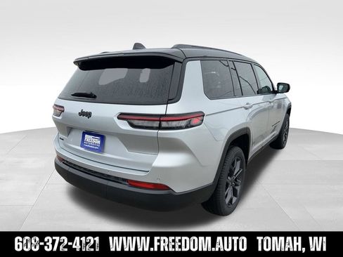 Used 2025 Jeep Grand Cherokee L Limited w/ Trailer Tow Package AWD/4WD image 9