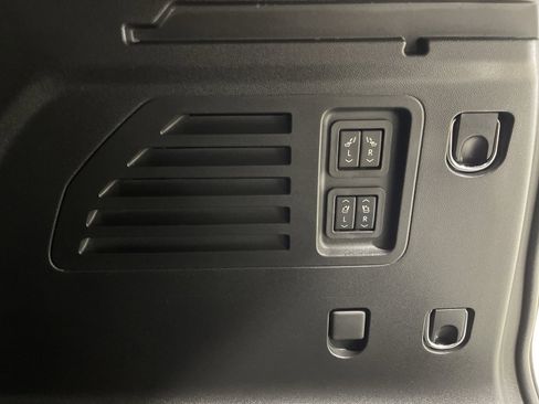 Used 2025 Buick Enclave Avenir w/ Trailering Package, 5000 lbs. image 15