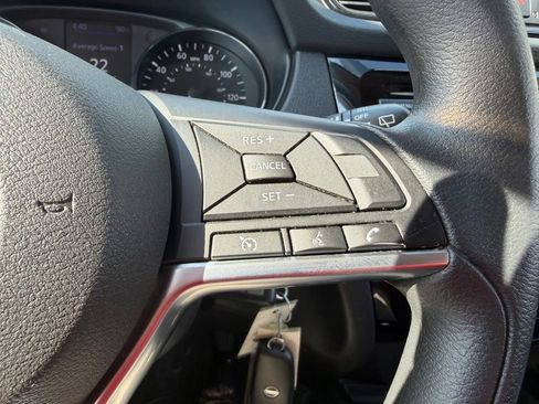 Used 2018 Nissan Rogue S FWD image 19