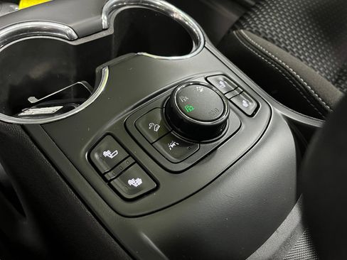 Certified 2023 GMC Terrain SLE w/ Driver Convenience Package image 13