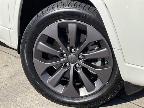 Used 2019 Jeep Cherokee High Altitude image 8