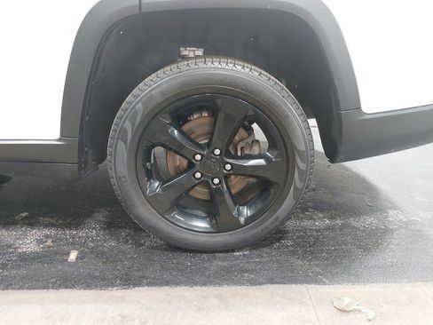 Used 2023 Jeep Grand Cherokee L Limited w/ Black Appearance Package image 34