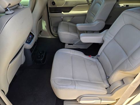 Used 2021 Lincoln Navigator 4WD image 7