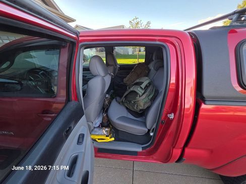 Used 2015 Toyota Tacoma 4x4 Double Cab w/ TRD Sport Package image 25