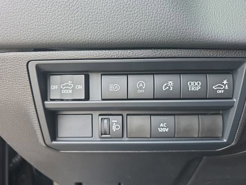 New 2026 Toyota Tundra Limited AWD/4WD image 16