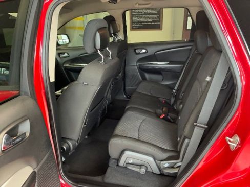 Used 2020 Dodge Journey SE w/ SE Popular Equipment Group image 25
