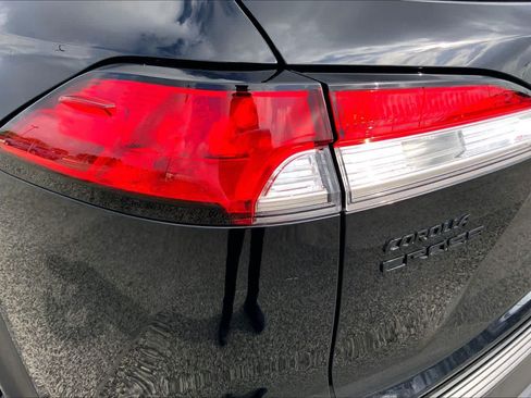 Used 2024 Toyota Corolla Cross AWD Hybrid image 28