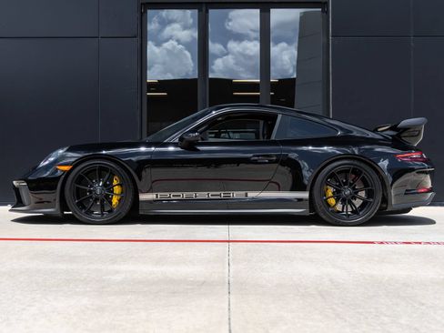 Certified 2018 Porsche 911 GT3 RWD image 2