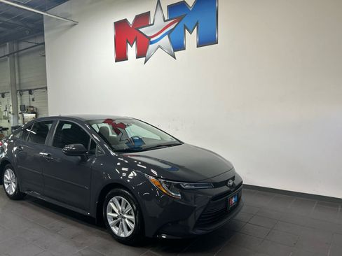 Certified 2025 Toyota Corolla LE w/ LE Premium Package FWD image 2