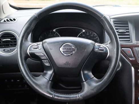 Used 2016 Nissan Pathfinder Platinum AWD/4WD image 18