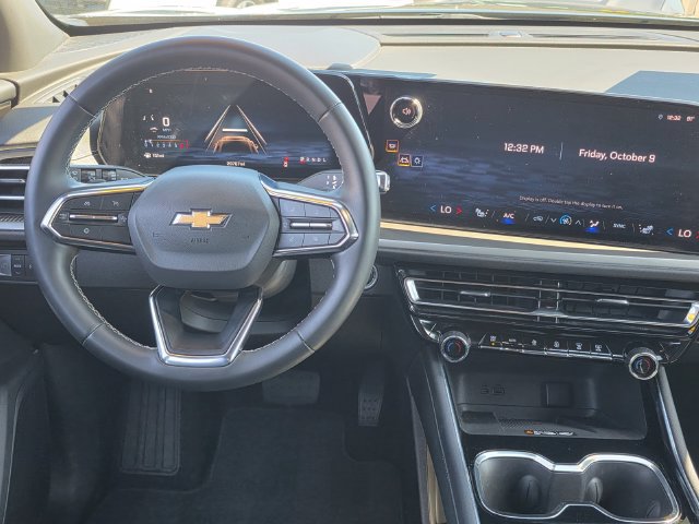 Used 2026 Chevrolet Traverse LT FWD image 12