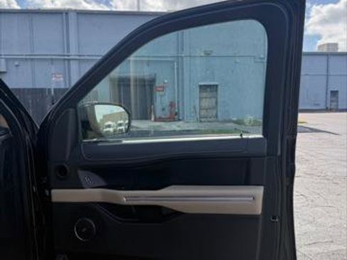 Used 2024 Ford Expedition Limited AWD/4WD image 13