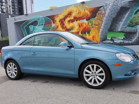 Used 2008 Volkswagen Eos 2.0T FWD image 17