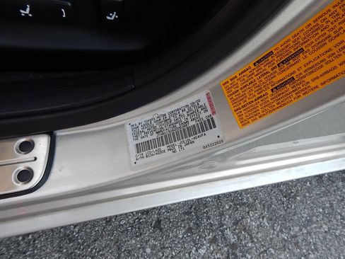 Used 2002 Lexus IS 300 image 28