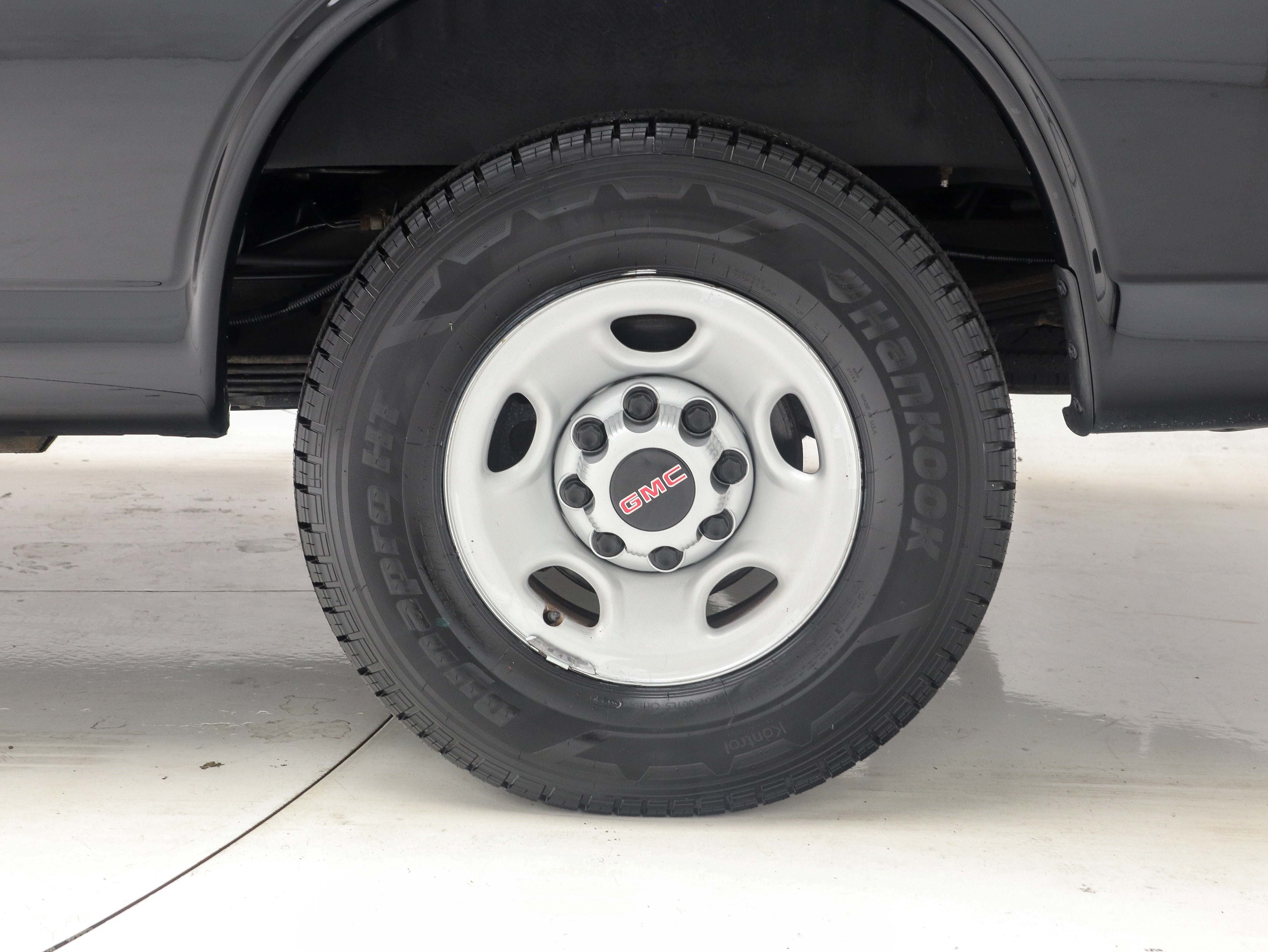 Used 2019 GMC Savana 3500 LS RWD image 26