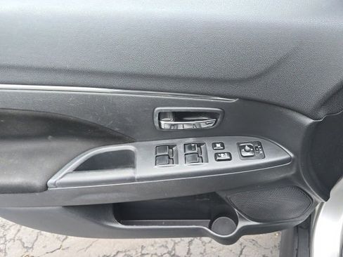 Used 2020 Mitsubishi Outlander Sport ES image 9