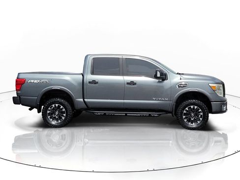 Used 2017 Nissan Titan PRO-4X w/ Pro-4x Convenience Package AWD/4WD image 2