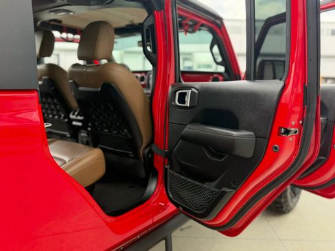Used 2020 Jeep Gladiator Rubicon AWD/4WD image 28