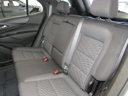 Used 2021 Chevrolet Equinox LT w/ Driver Convenience Package image 14