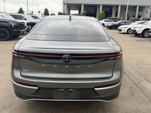 Used 2023 Toyota Crown XLE image 6