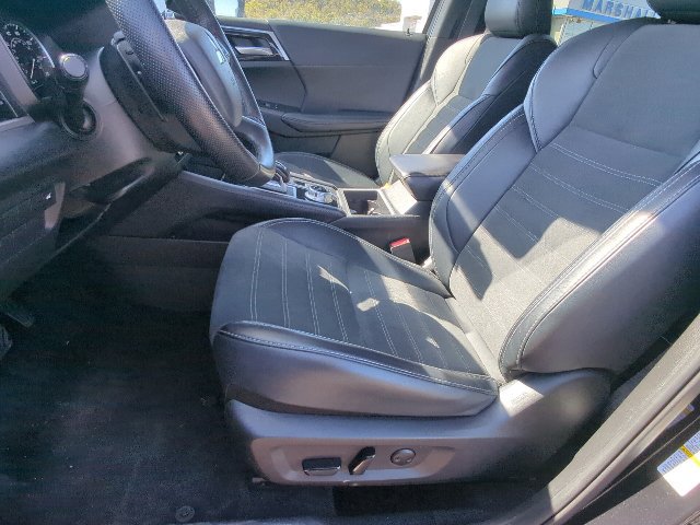 Used 2024 Mitsubishi Outlander AWD image 10