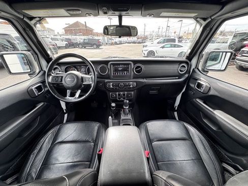 Certified 2018 Jeep Wrangler Unlimited Sahara image 24