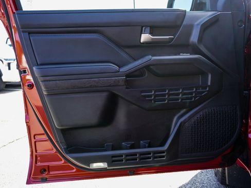 Used 2025 Toyota Tacoma Limited image 21