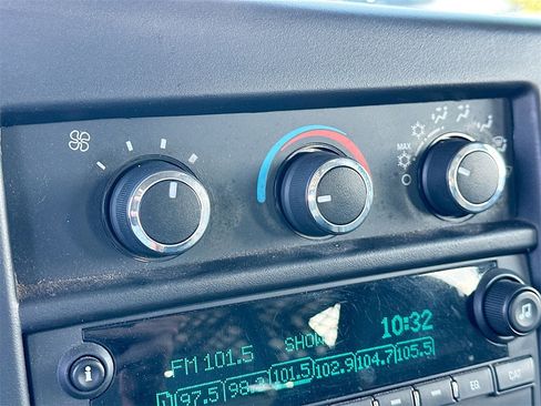 Used 2017 Chevrolet Express 2500 image 15