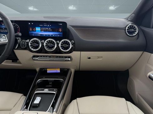 New 2026 Mercedes-Benz GLA 250 image 30