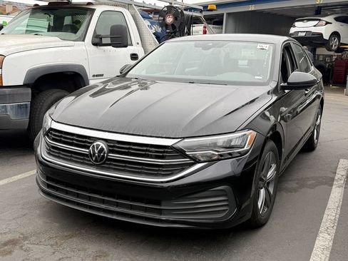 Used 2024 Volkswagen Jetta SE FWD image 22