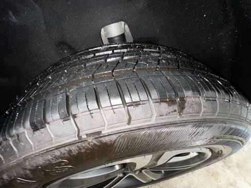 Used 2019 Mercedes-Benz GLC 300 4MATIC image 32