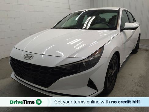Used 2022 Hyundai Elantra SEL w/ Convenience Package FWD image 1