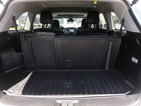 Used 2017 Toyota Highlander XLE image 34