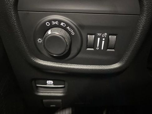 New 2026 Jeep Grand Cherokee Altitude image 40