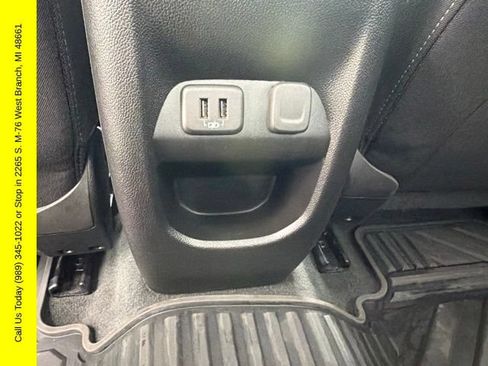 Used 2022 Chevrolet Colorado LT w/ LT Convenience Package AWD/4WD image 34