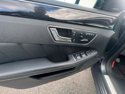Used 2011 Mercedes-Benz E 350 4MATIC Sedan image 7