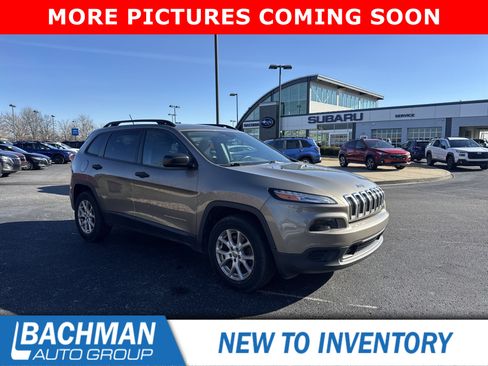 Used 2016 Jeep Cherokee Sport image 1