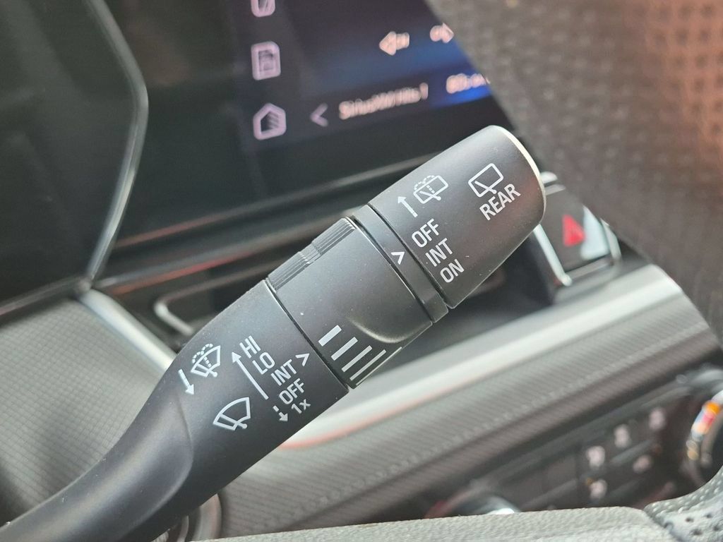 Used 2025 Chevrolet TrailBlazer LT AWD/4WD image 21