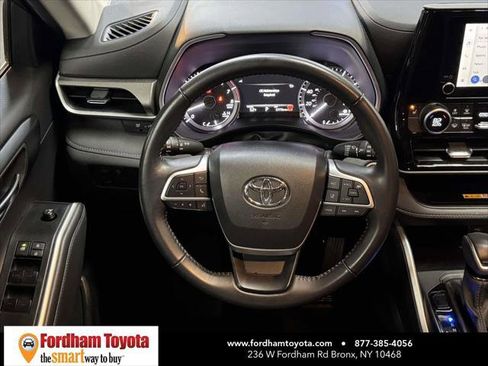 Certified 2025 Toyota Highlander XLE image 14