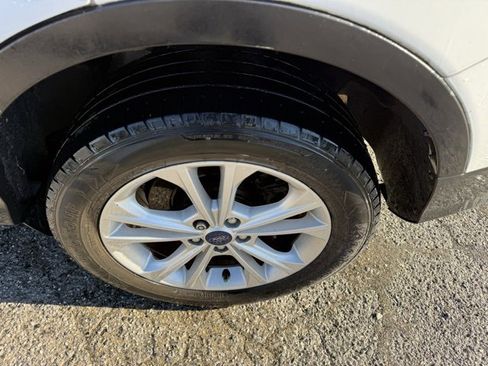 Used 2017 Ford Escape SE image 15