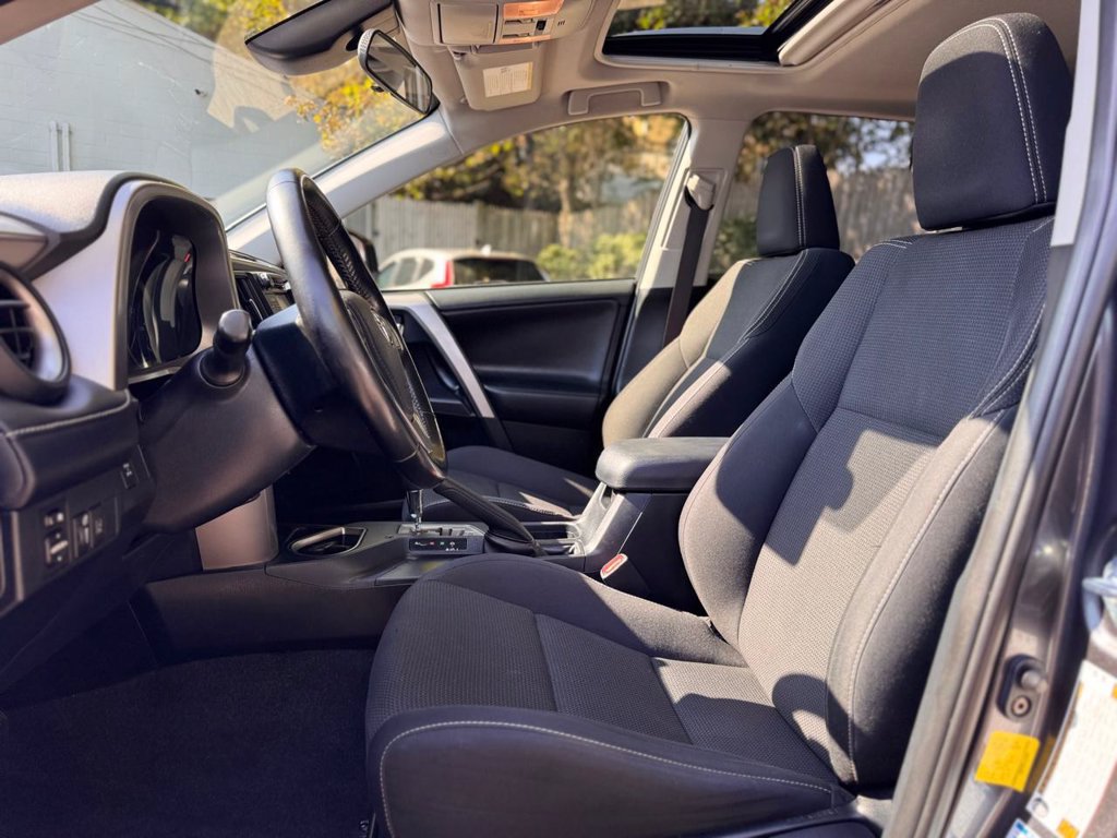 Used 2018 Toyota RAV4 XLE w/ Plus Extra Value Package AWD/4WD image 19
