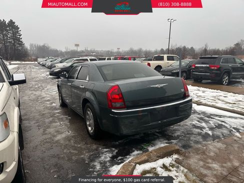 Used 2005 Chrysler 300 Touring image 7