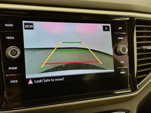 Used 2022 Volkswagen Atlas Cross Sport SE image 22