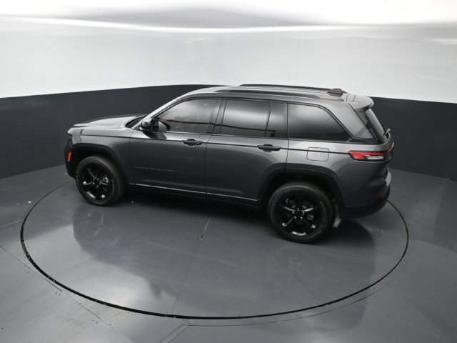 Used 2023 Jeep Grand Cherokee Altitude AWD/4WD image 24