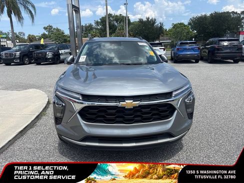 Used 2025 Chevrolet Trax LT w/ LT Convenience Package FWD image 7